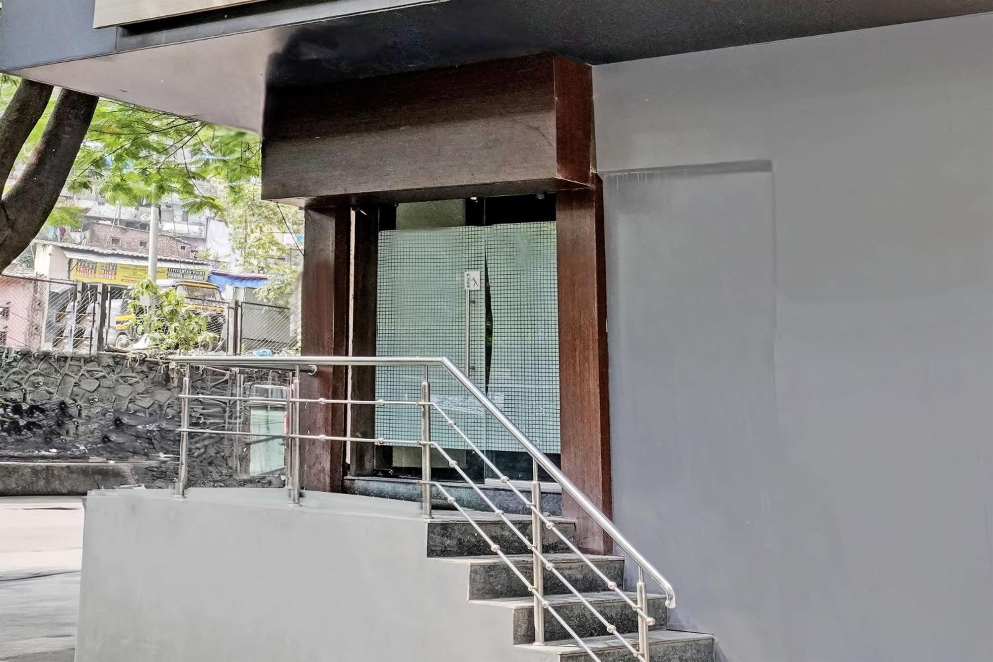 Hotel O Blue Inn Residence Near R City Mall Mumbai Dış mekan fotoğraf